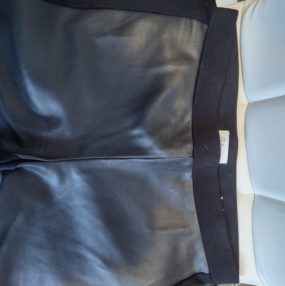 Reitmans faux leather pants - Picture 3 of 4